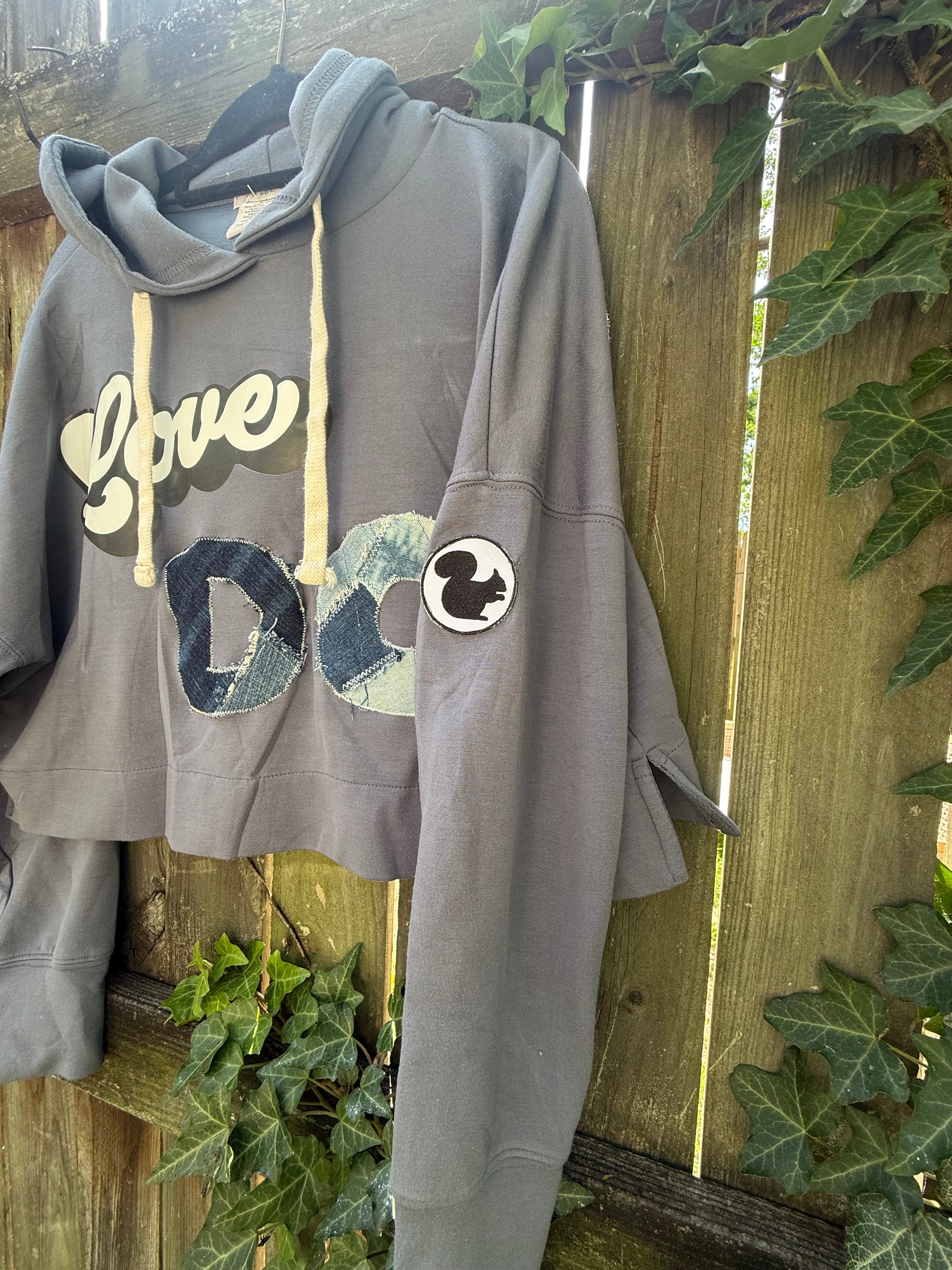 Cropped Hoodie/Sweatshirt